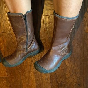 Keen presidio II waterproof leather boots sz 8.5 women’s. Great condition!